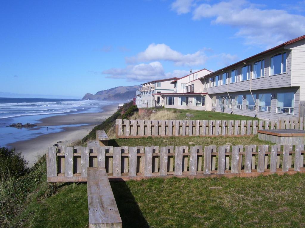 Sea Horse Ocean Front Lodging Villa Lincoln City Exterior photo