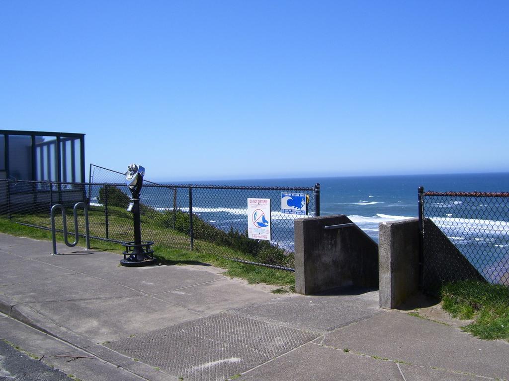 Sea Horse Ocean Front Lodging Villa Lincoln City Exterior photo